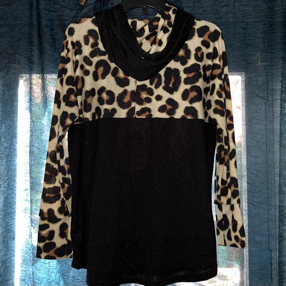 LuLaRoe Amber (Lightweight Hoodie)